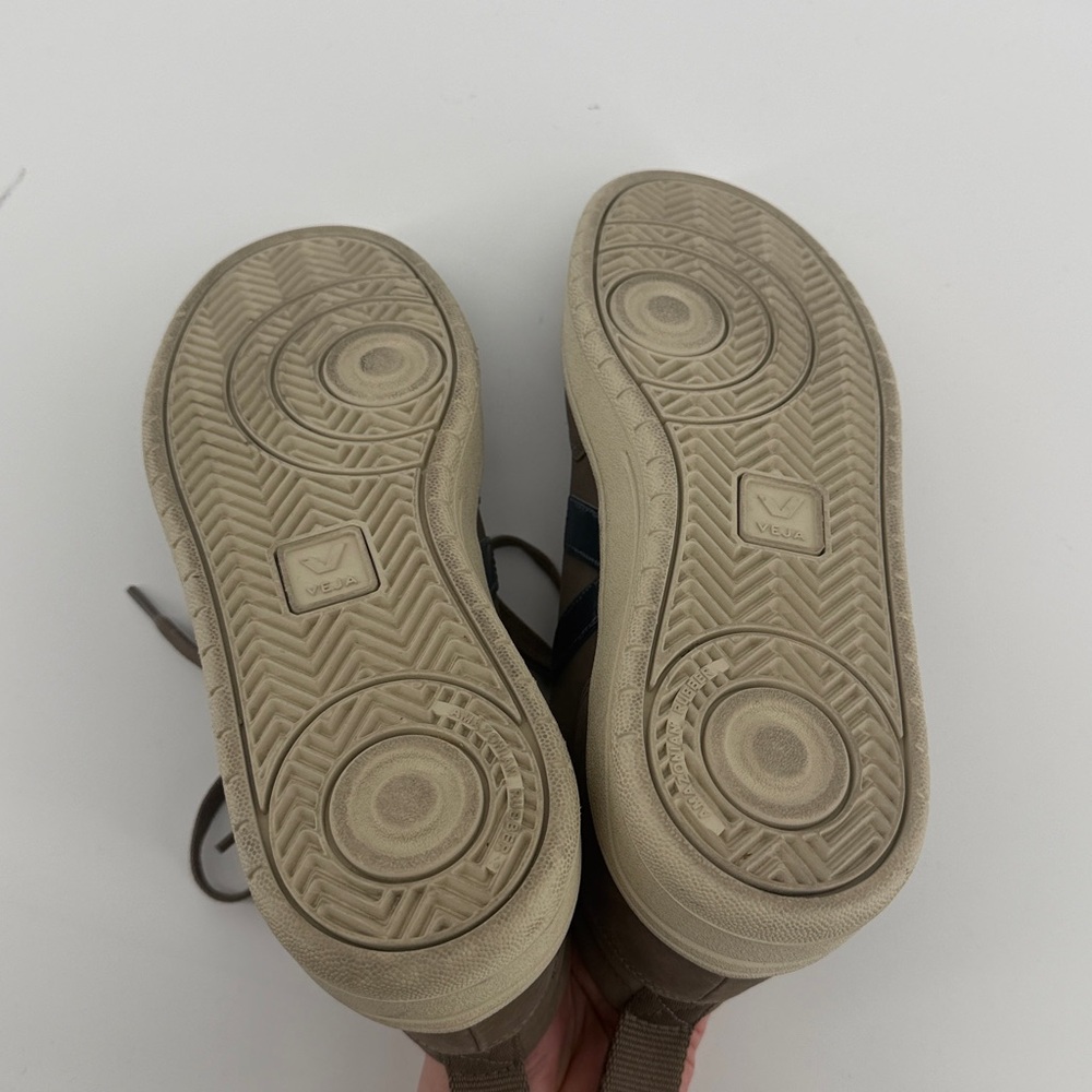 Veja Roraima Women’s Sneakers in Nubuck Moonrock Nautico 9 S62 - Picture 7 of 7
